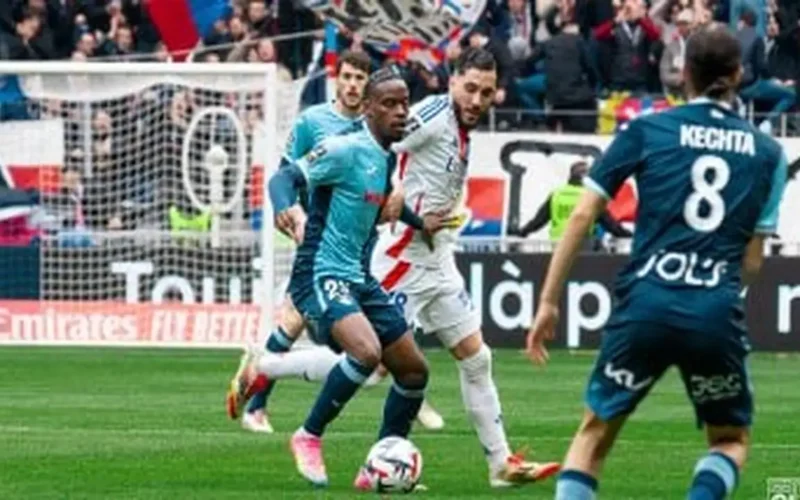 جدول مباريات اليوم الأحد والقنوات الناقلة للمواجهات الكروية المرتقبة في الملاعب